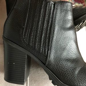 Black Sam & Libby ankle boots